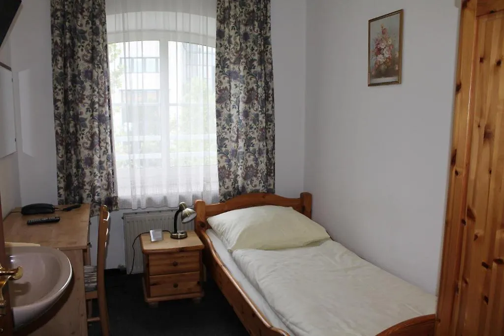 Gasthof Pension Locarno München