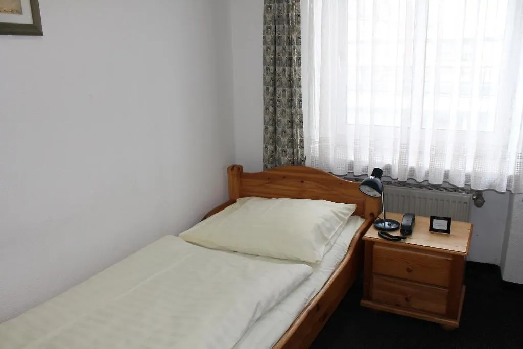 Gasthof Pension Locarno München